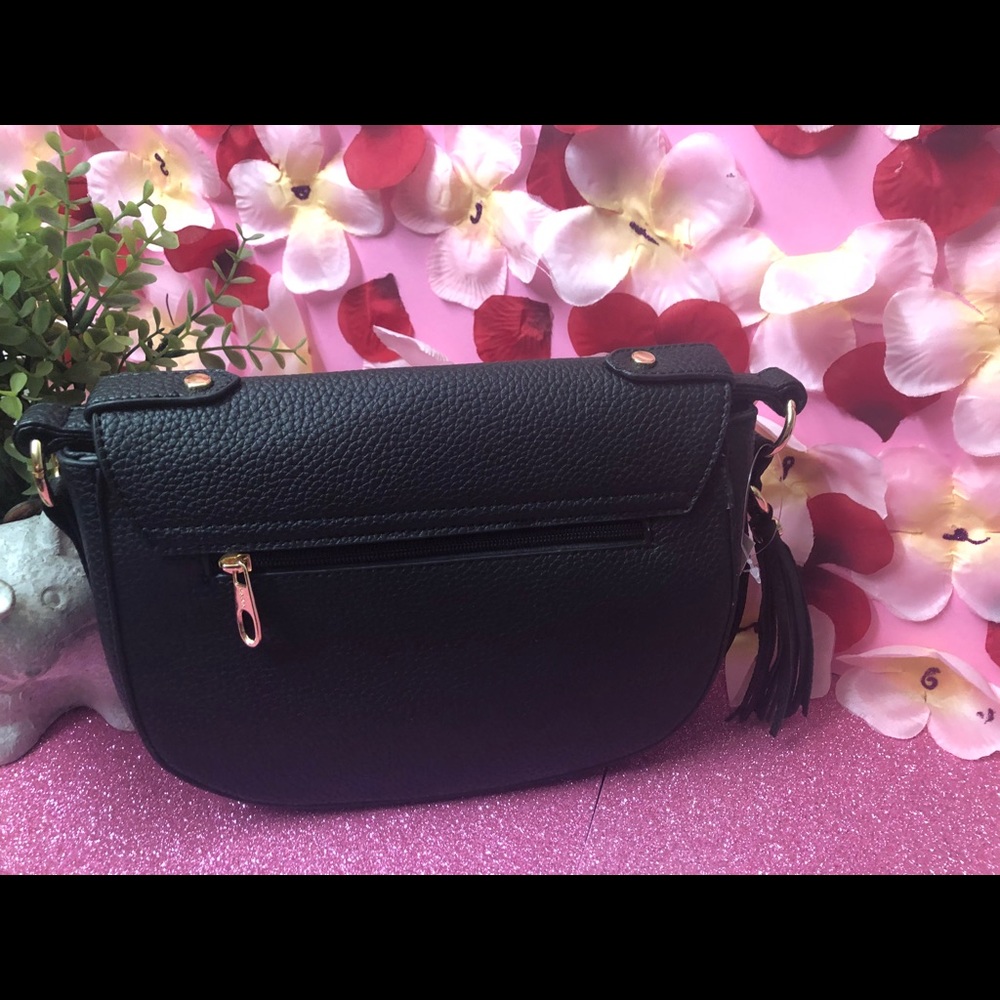 Crossbody bag:color black